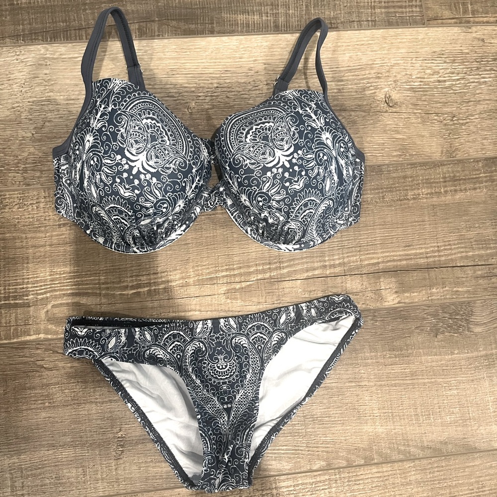 Venus swimsuit